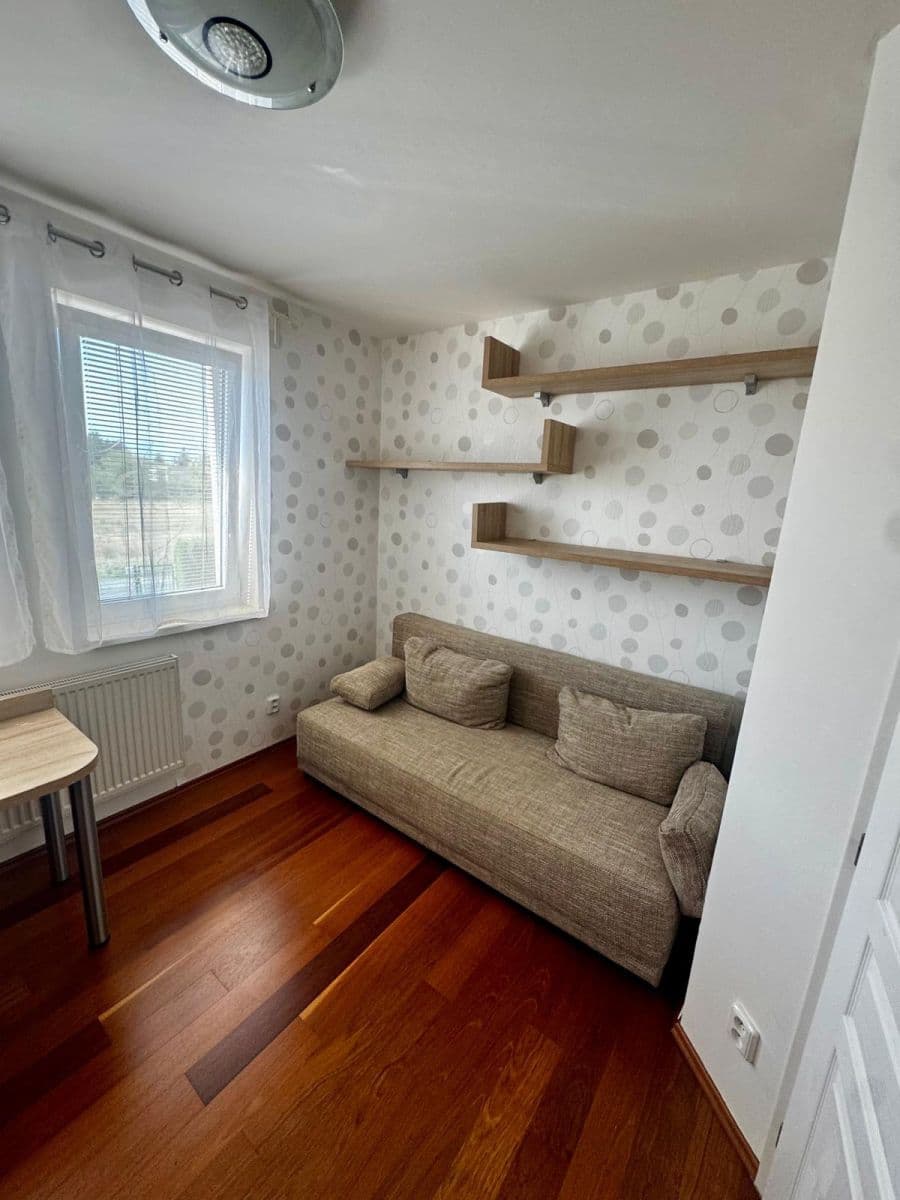 Pronájem bytu 3+kk 65 m², Trojmezní, Šestajovice, Středočeský kraj Pronájem bytu 3+kk 65 m², Trojmezní, Šestajovice, Středočeský kraj