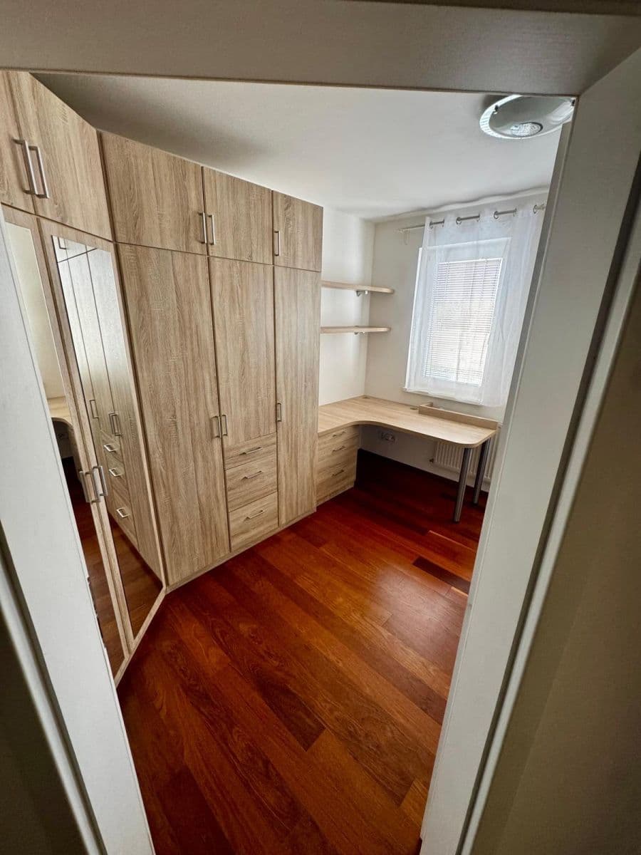 Pronájem bytu 3+kk 65 m², Trojmezní, Šestajovice, Středočeský kraj Pronájem bytu 3+kk 65 m², Trojmezní, Šestajovice, Středočeský kraj