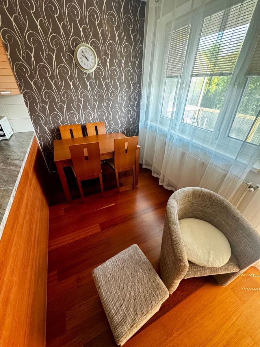 Pronájem bytu 3+kk 65 m², Trojmezní, Šestajovice, Středočeský kraj Pronájem bytu 3+kk 65 m², Trojmezní, Šestajovice, Středočeský kraj
