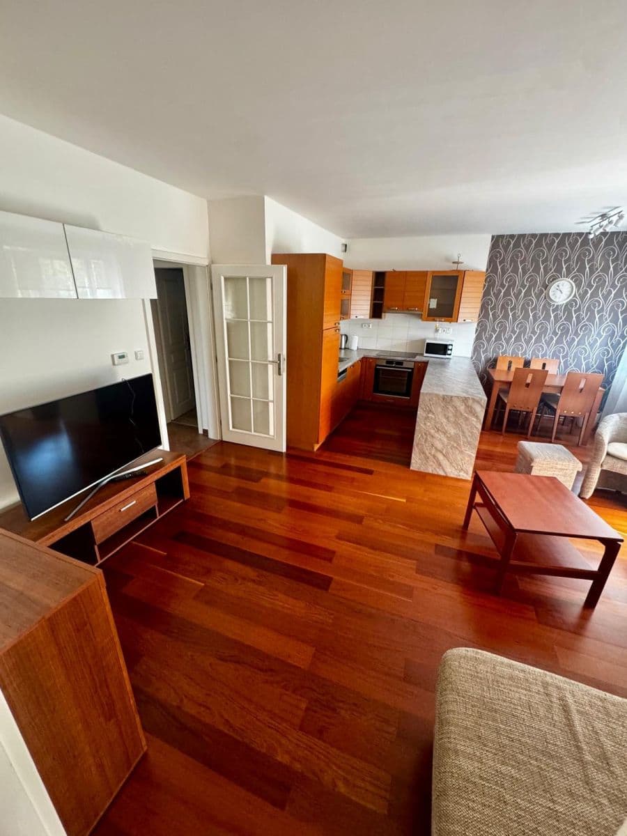 Pronájem bytu 3+kk 65 m², Trojmezní, Šestajovice, Středočeský kraj Pronájem bytu 3+kk 65 m², Trojmezní, Šestajovice, Středočeský kraj
