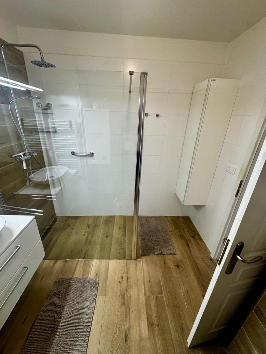 Pronájem bytu 3+kk 65 m², Trojmezní, Šestajovice, Středočeský kraj Pronájem bytu 3+kk 65 m², Trojmezní, Šestajovice, Středočeský kraj