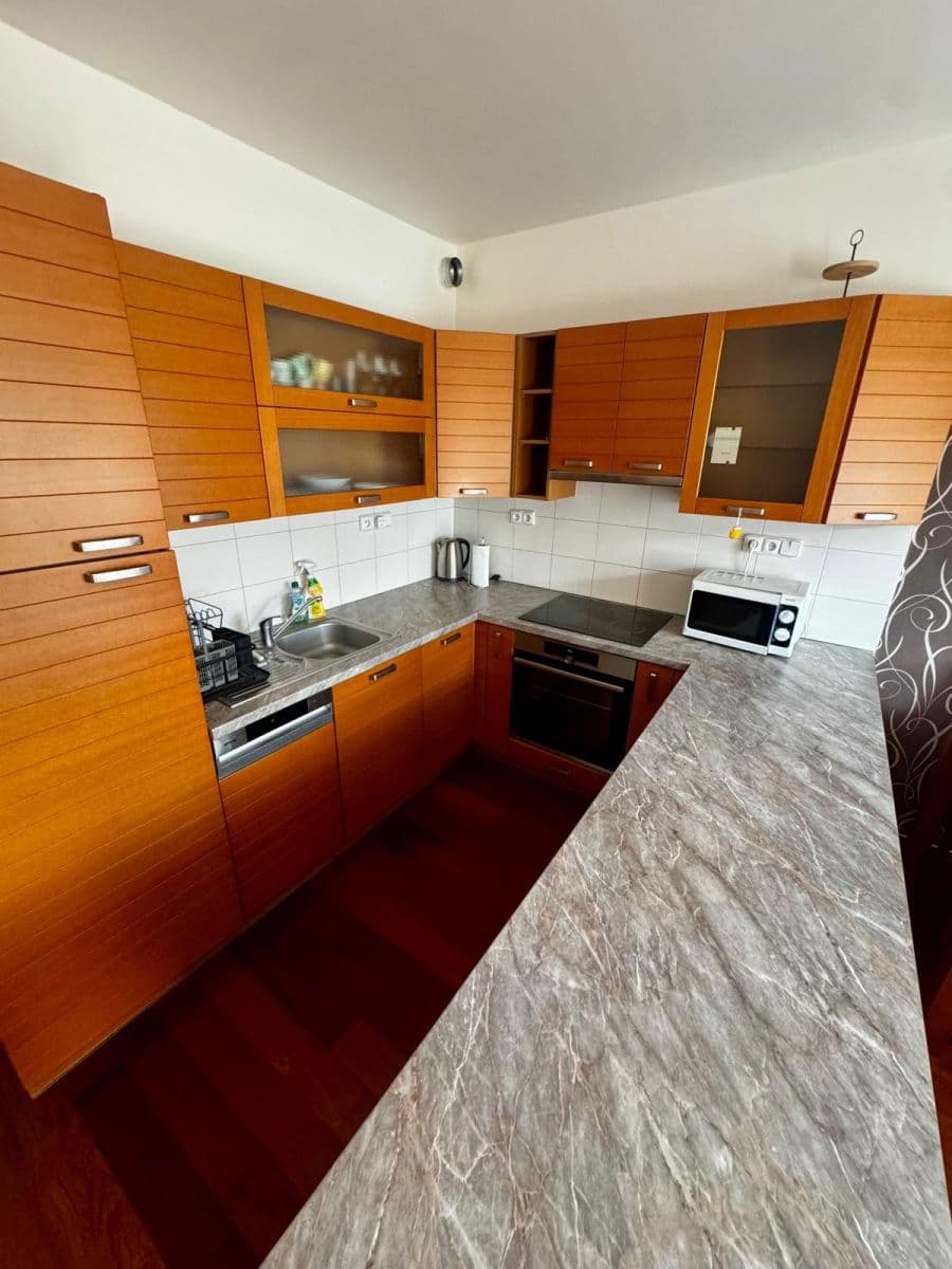 Pronájem bytu 3+kk 65 m², Trojmezní, Šestajovice, Středočeský kraj Pronájem bytu 3+kk 65 m², Trojmezní, Šestajovice, Středočeský kraj