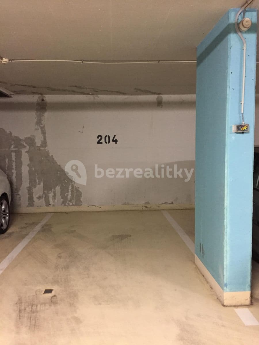 Pronájem garáže 12 m², Sluneční náměstí, Praha, Praha Pronájem garáže 12 m², Sluneční náměstí, Praha, Praha