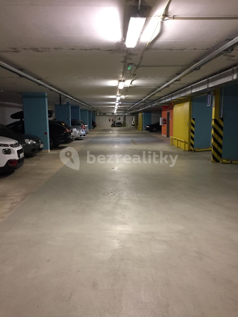 Pronájem garáže 12 m², Sluneční náměstí, Praha, Praha Pronájem garáže 12 m², Sluneční náměstí, Praha, Praha