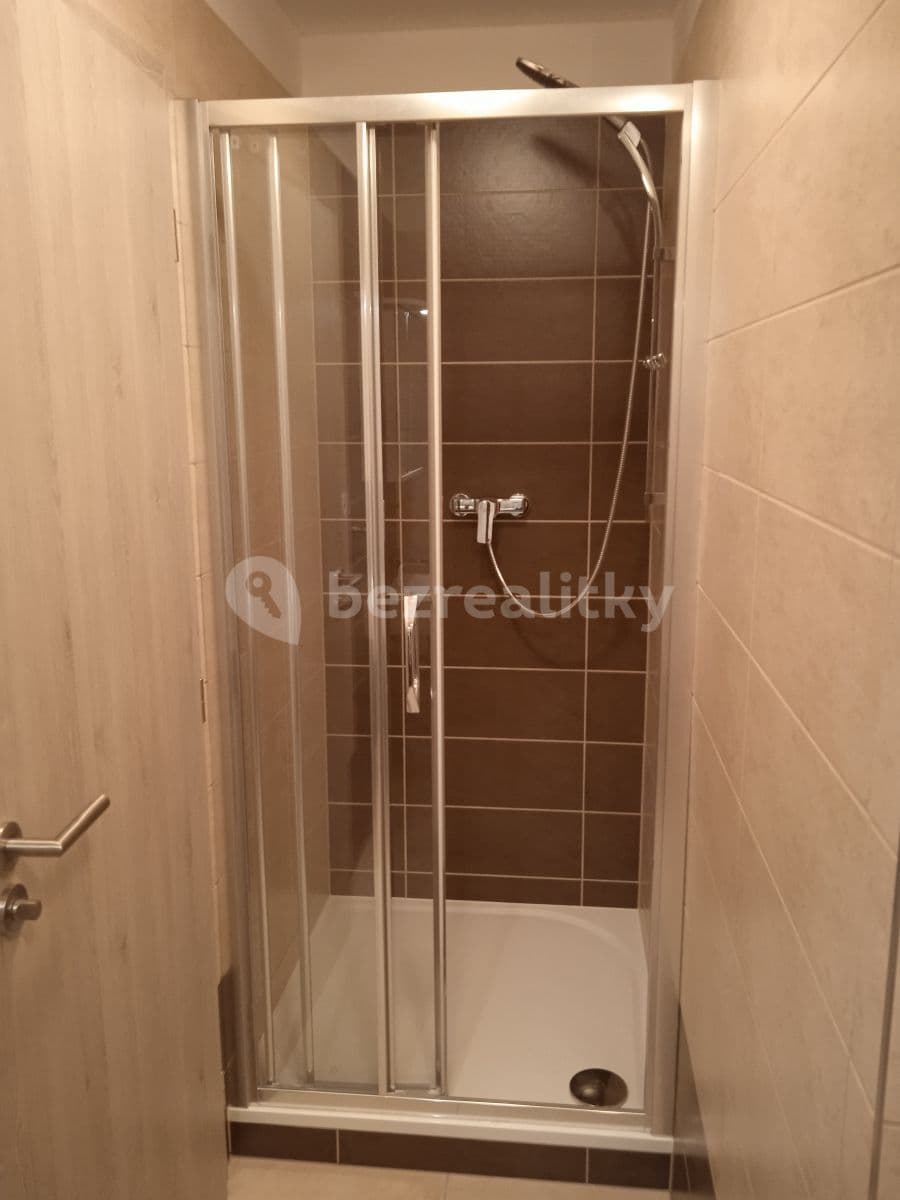 Pronájem bytu 1+kk 32 m², Nerudova, Poděbrady, Středočeský kraj Pronájem bytu 1+kk 32 m², Nerudova, Poděbrady, Středočeský kraj