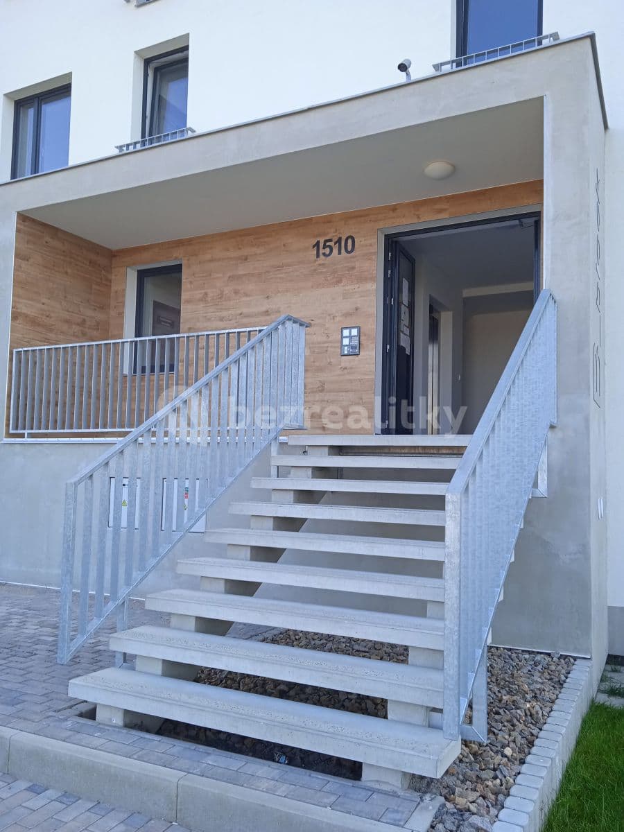 Pronájem bytu 1+kk 32 m², Nerudova, Poděbrady, Středočeský kraj Pronájem bytu 1+kk 32 m², Nerudova, Poděbrady, Středočeský kraj