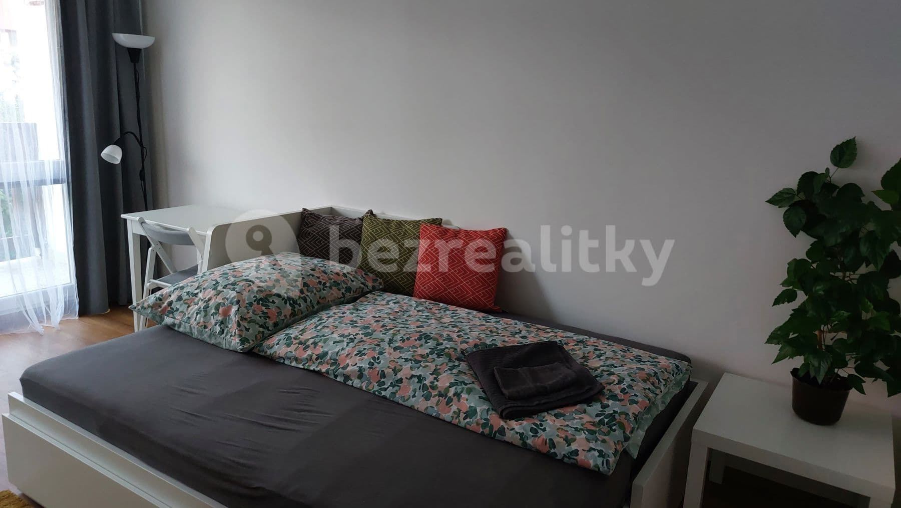 Pronájem bytu Garsoniéra 33 m², Děkanská vinice Ⅱ, Praha, Praha Pronájem bytu Garsoniéra 33 m², Děkanská vinice Ⅱ, Praha, Praha