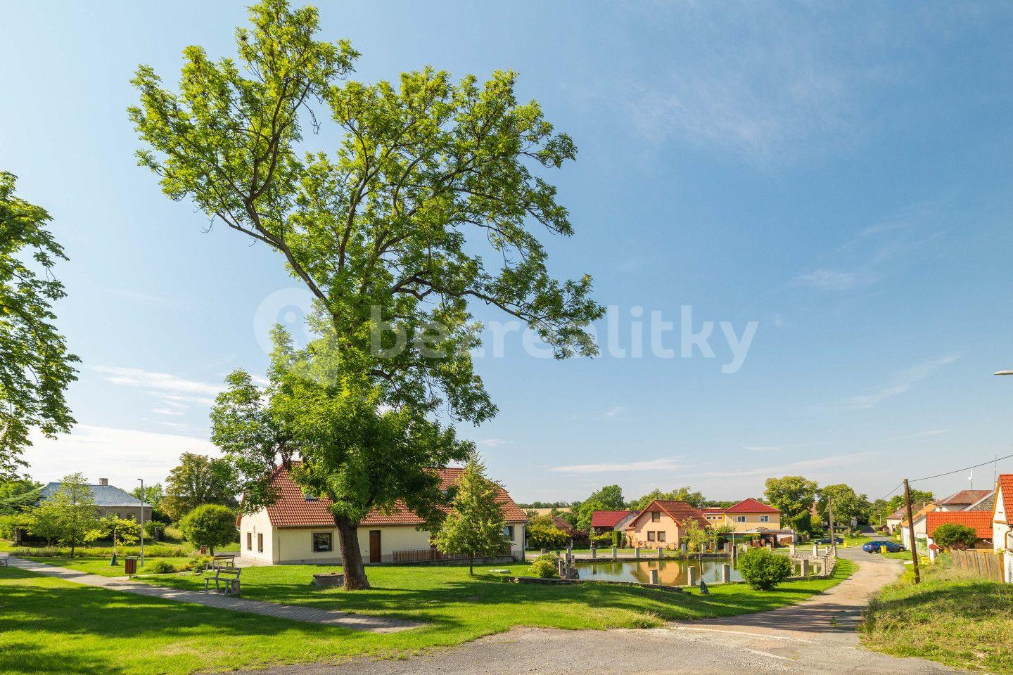 Prodej pozemku 1.044 m², Starkoč, Středočeský kraj