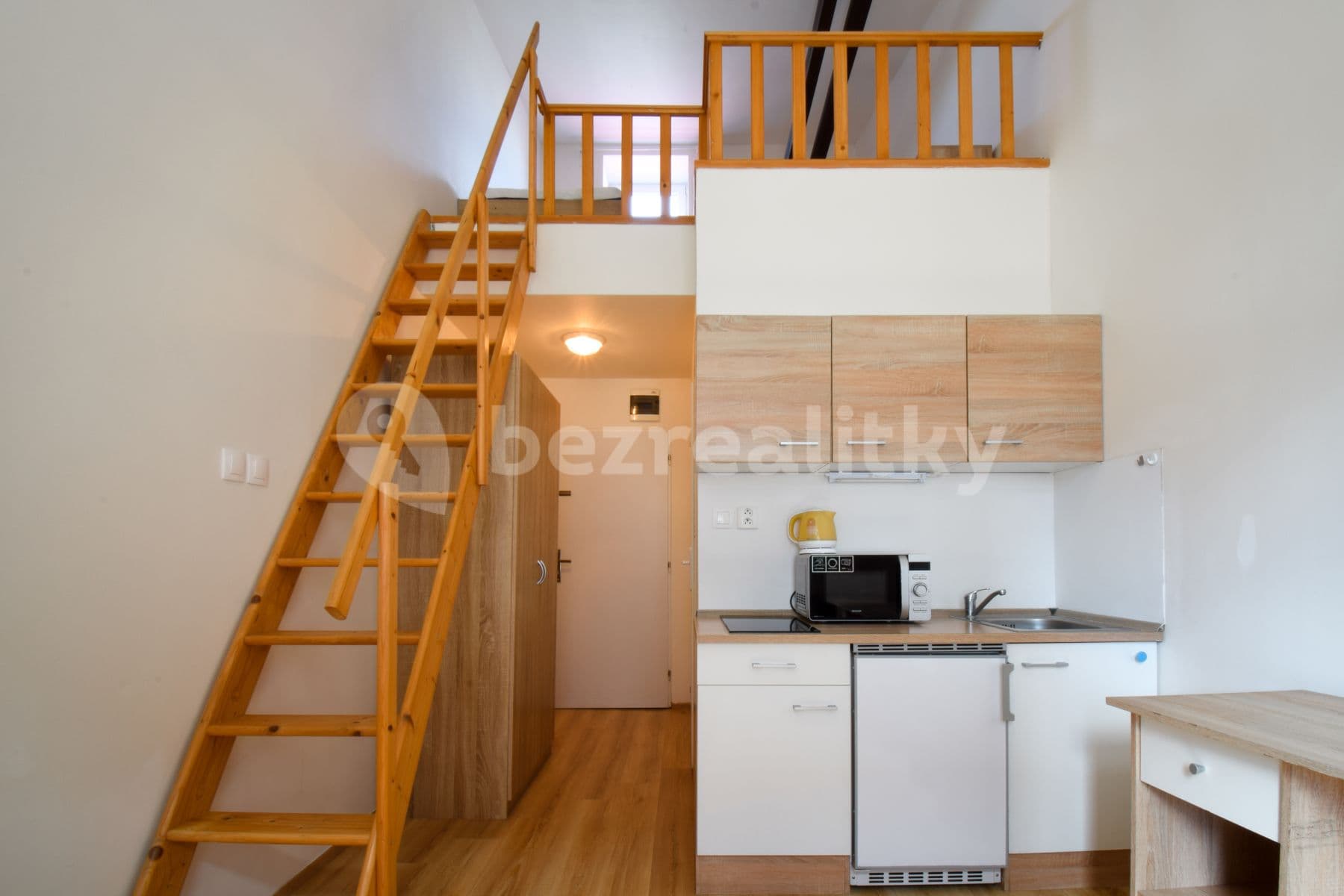 Pronájem bytu 1+kk 23 m², Hybešova, Brno, Jihomoravský kraj Pronájem bytu 1+kk 23 m², Hybešova, Brno, Jihomoravský kraj