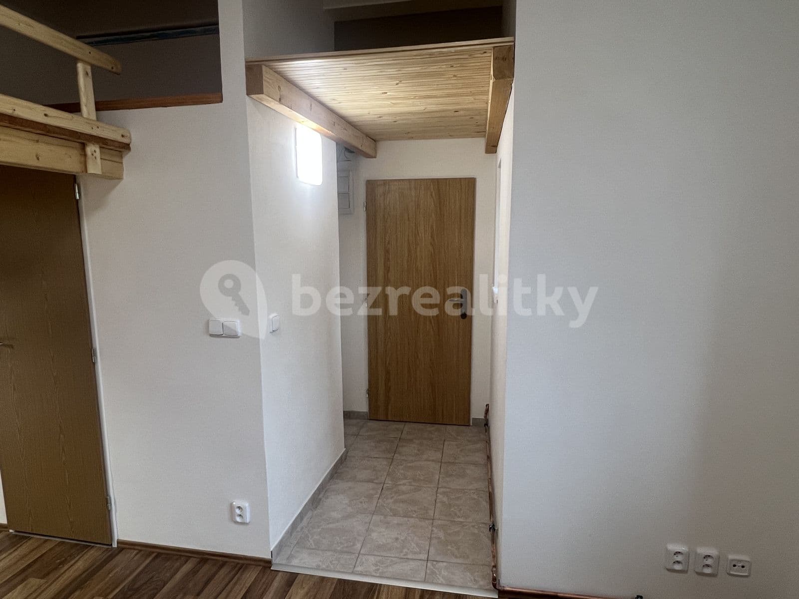Pronájem bytu 1+kk 27 m², Kralická, Praha, Praha Pronájem bytu 1+kk 27 m², Kralická, Praha, Praha