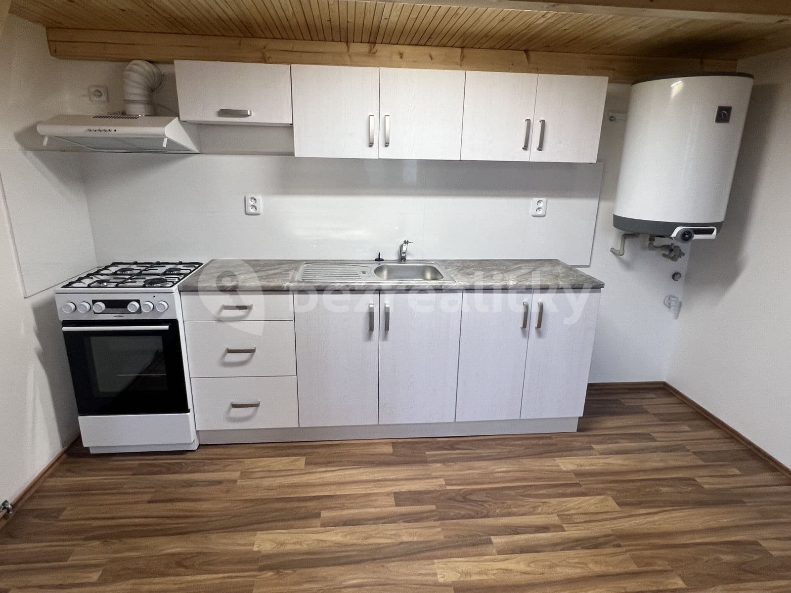 Pronájem bytu 1+kk 27 m², Kralická, Praha, Praha Pronájem bytu 1+kk 27 m², Kralická, Praha, Praha