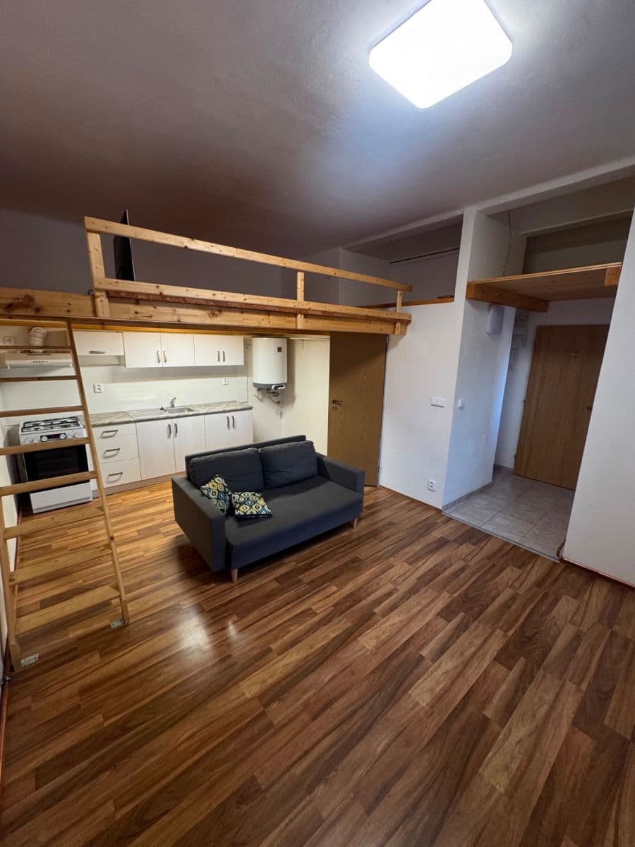 Pronájem bytu 1+kk 27 m², Kralická, Praha, Praha Pronájem bytu 1+kk 27 m², Kralická, Praha, Praha