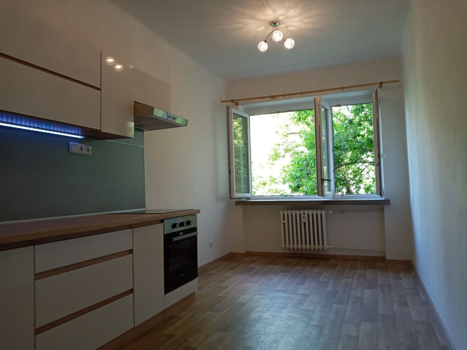 Prodej bytu 2+1 70 m², Biskupcova, Praha, Praha Prodej bytu 2+1 70 m², Biskupcova, Praha, Praha
