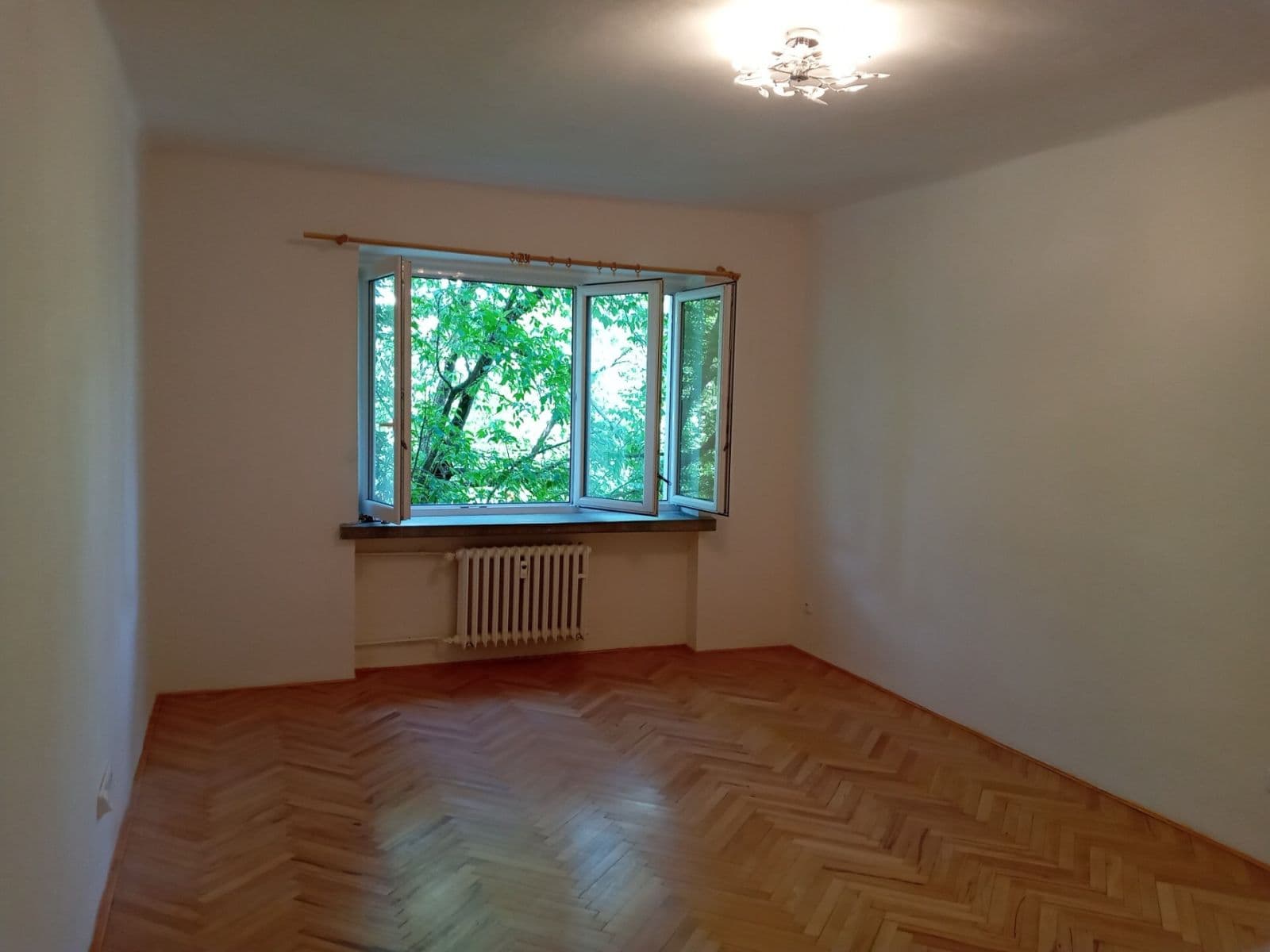 Prodej bytu 2+1 70 m², Biskupcova, Praha, Praha Prodej bytu 2+1 70 m², Biskupcova, Praha, Praha