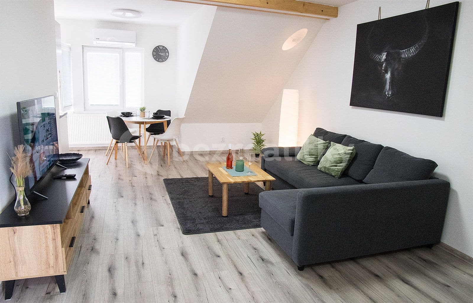 Pronájem bytu 2+kk 45 m², Vrapická, Kladno, Středočeský kraj Pronájem bytu 2+kk 45 m², Vrapická, Kladno, Středočeský kraj