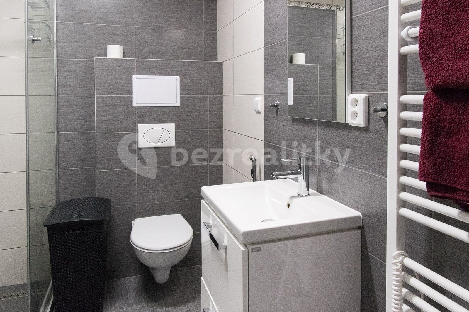 Pronájem bytu 2+kk 45 m², Vrapická, Kladno, Středočeský kraj Pronájem bytu 2+kk 45 m², Vrapická, Kladno, Středočeský kraj