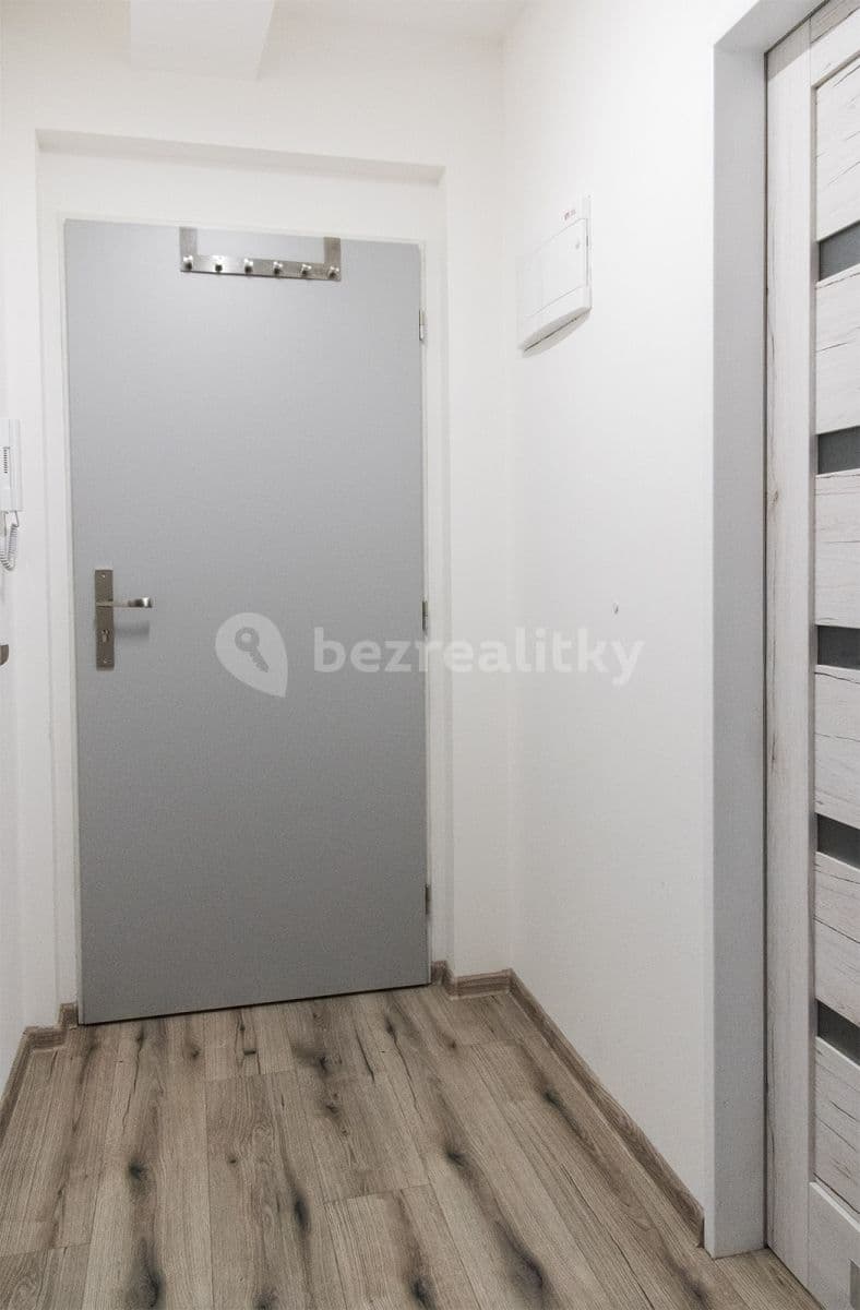 Pronájem bytu 2+kk 45 m², Vrapická, Kladno, Středočeský kraj Pronájem bytu 2+kk 45 m², Vrapická, Kladno, Středočeský kraj