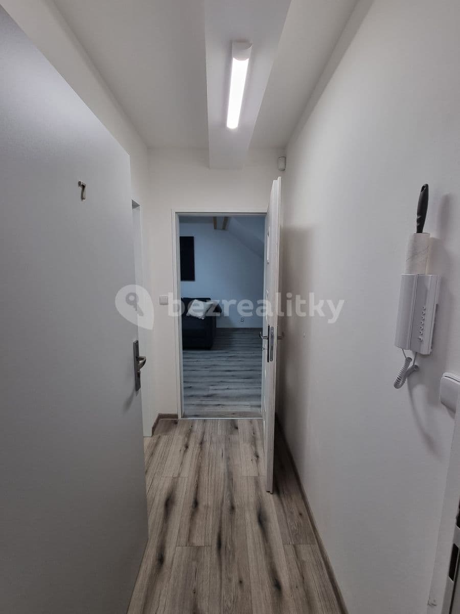 Pronájem bytu 2+kk 45 m², Vrapická, Kladno, Středočeský kraj Pronájem bytu 2+kk 45 m², Vrapická, Kladno, Středočeský kraj