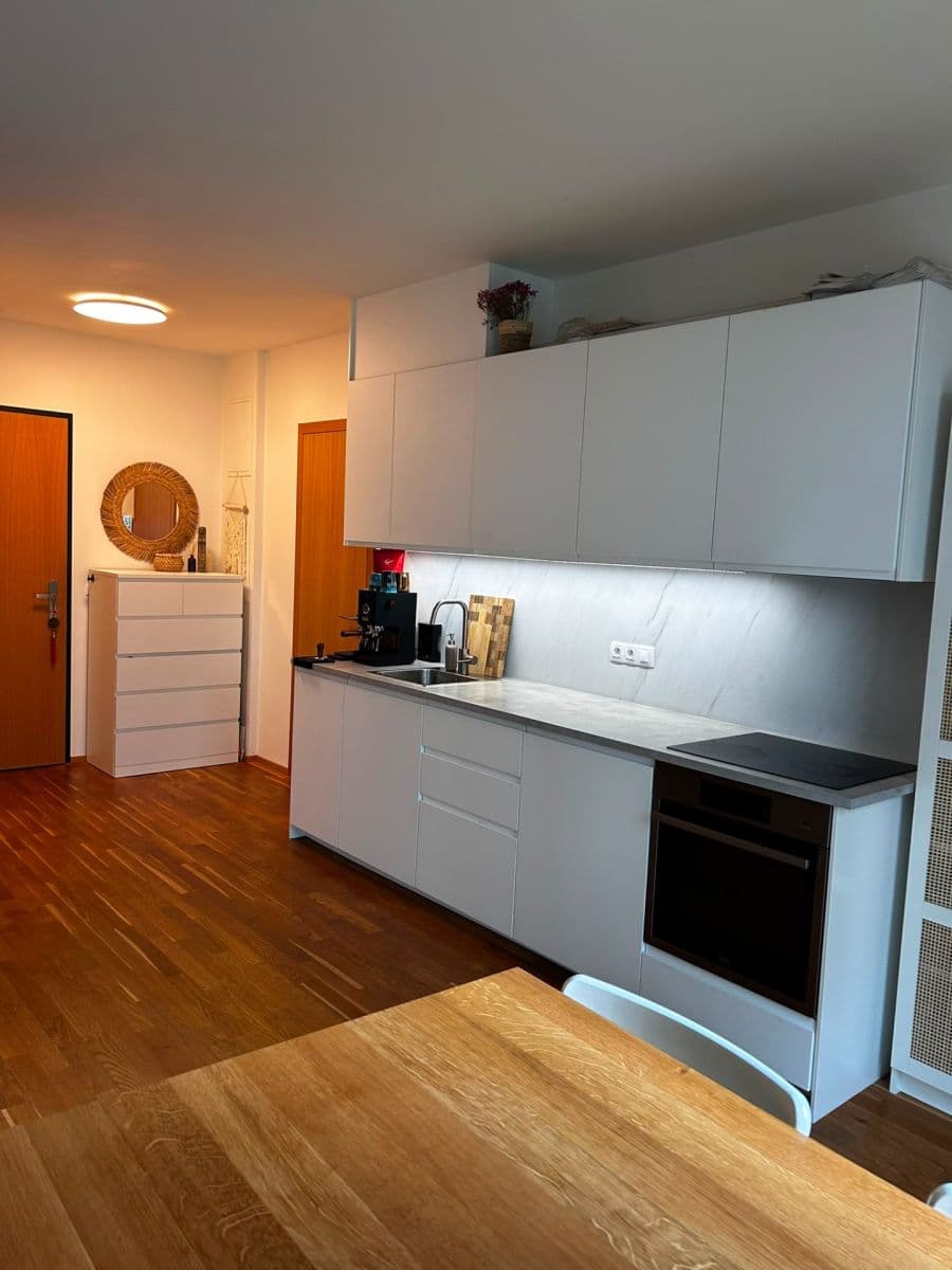 Pronájem bytu 1+kk 1 m², Ke Hřišti, Černošice, Středočeský kraj Pronájem bytu 1+kk 1 m², Ke Hřišti, Černošice, Středočeský kraj