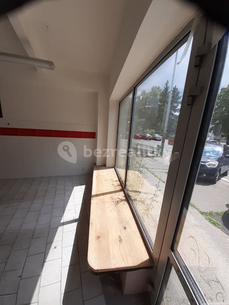 Pronájem nebytového prostoru 50 m², Hollarovo náměstí, Praha, Praha Pronájem nebytového prostoru 50 m², Hollarovo náměstí, Praha, Praha
