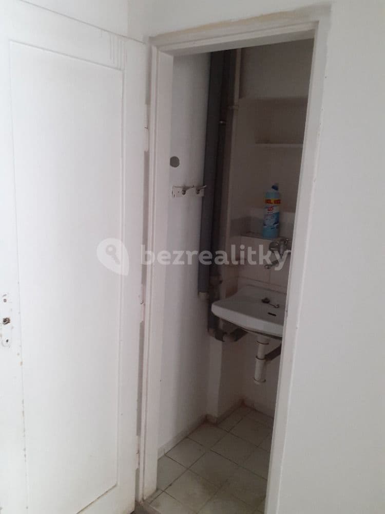 Pronájem nebytového prostoru 50 m², Hollarovo náměstí, Praha, Praha Pronájem nebytového prostoru 50 m², Hollarovo náměstí, Praha, Praha
