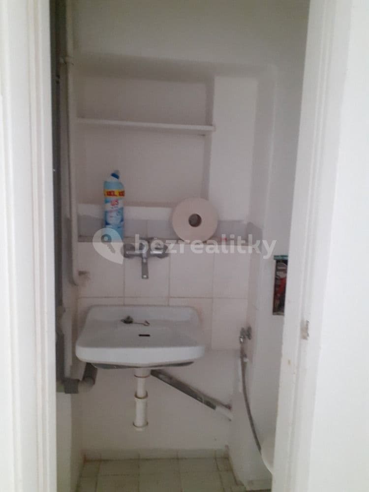 Pronájem nebytového prostoru 50 m², Hollarovo náměstí, Praha, Praha Pronájem nebytového prostoru 50 m², Hollarovo náměstí, Praha, Praha