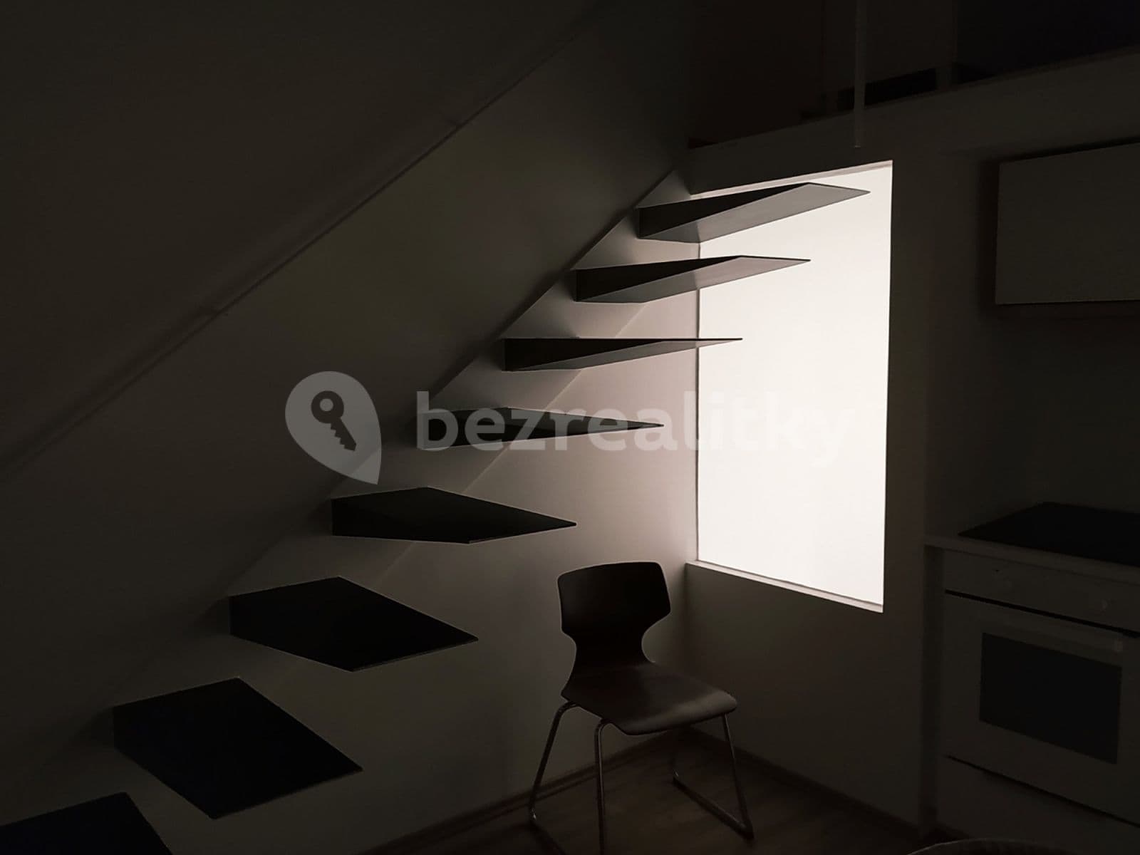 Pronájem bytu 1+kk 38 m², Prvního pluku, Praha, Praha Pronájem bytu 1+kk 38 m², Prvního pluku, Praha, Praha