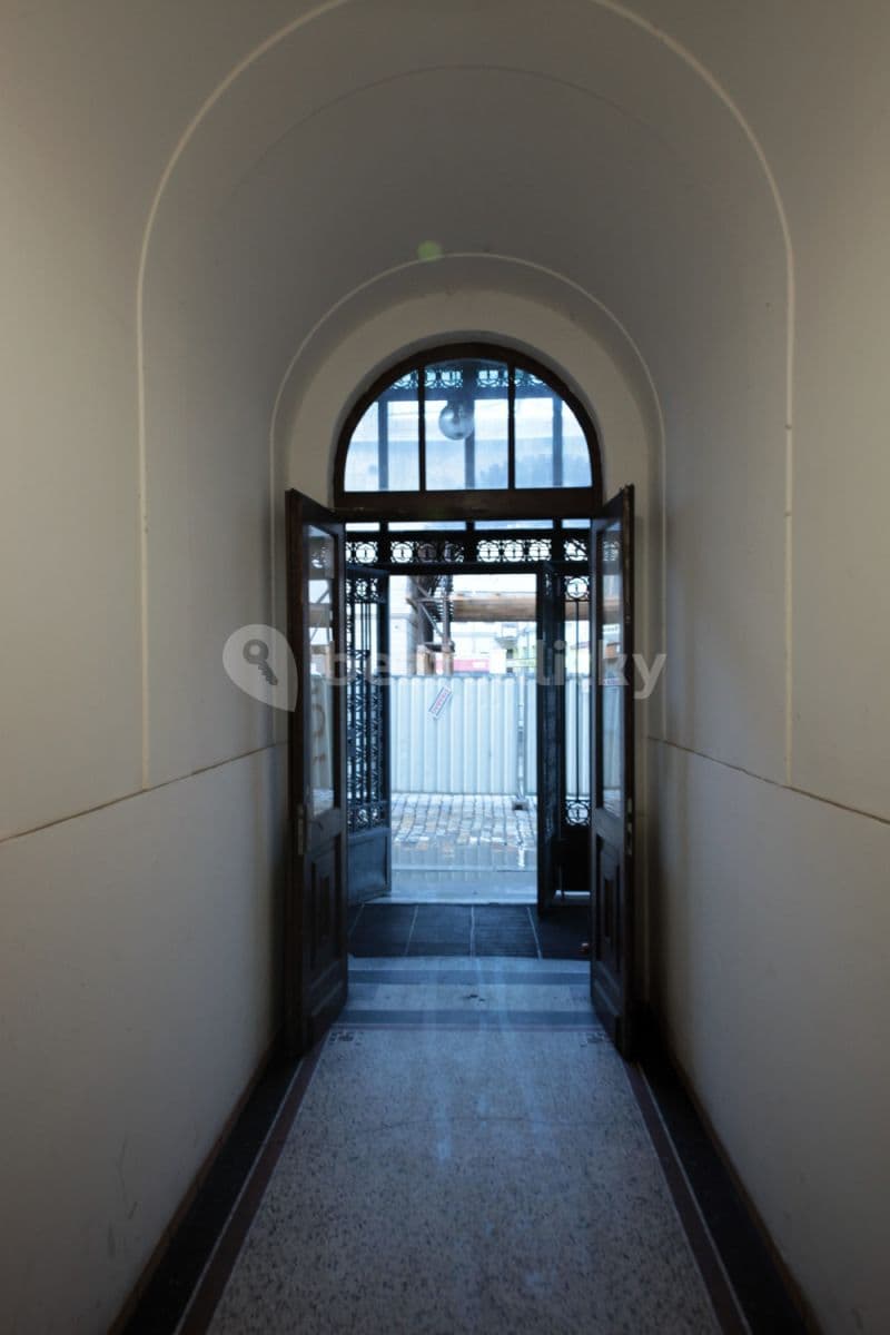 Pronájem bytu 1+kk 38 m², Prvního pluku, Praha, Praha Pronájem bytu 1+kk 38 m², Prvního pluku, Praha, Praha