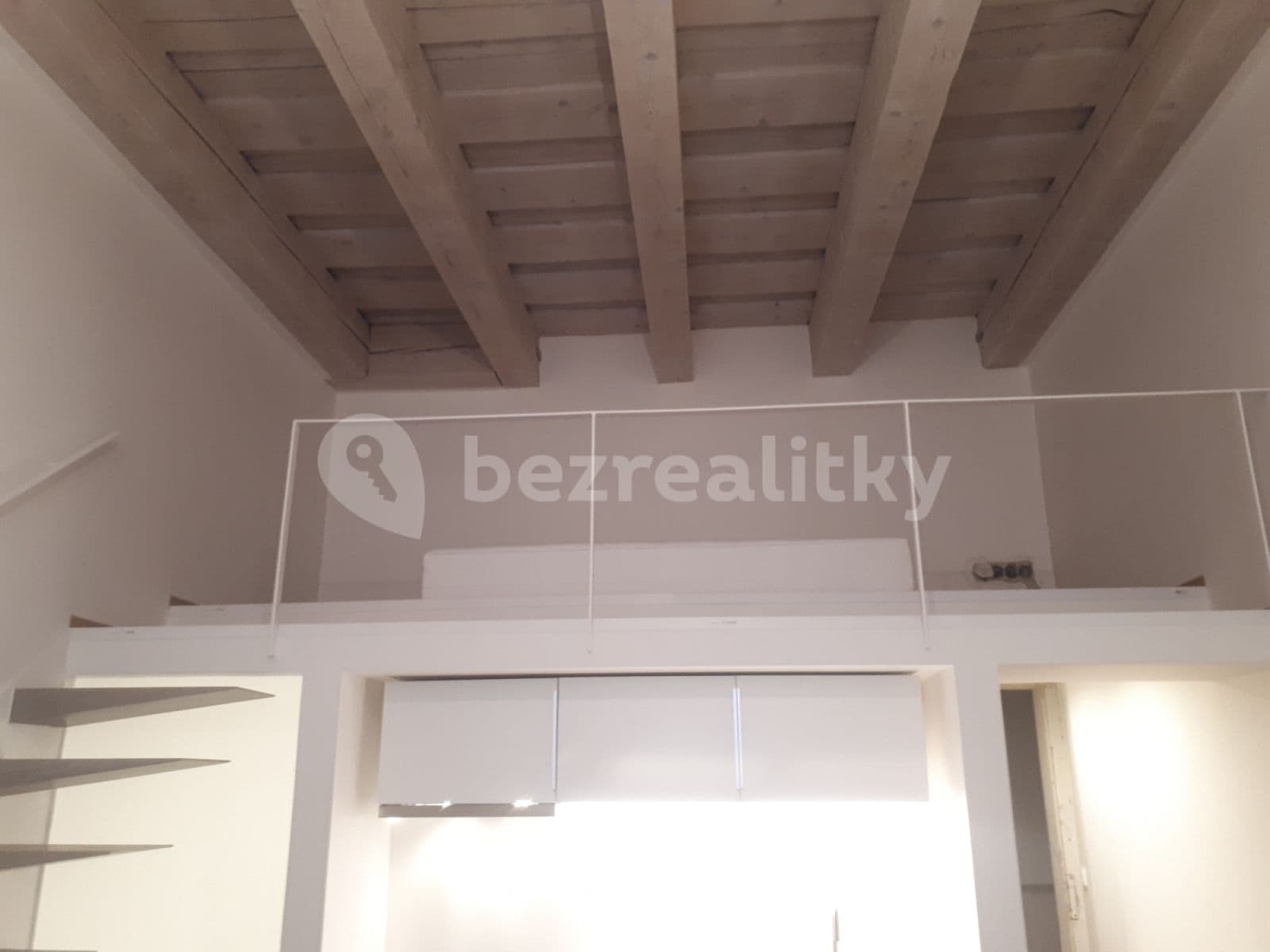 Pronájem bytu 1+kk 38 m², Prvního pluku, Praha, Praha Pronájem bytu 1+kk 38 m², Prvního pluku, Praha, Praha