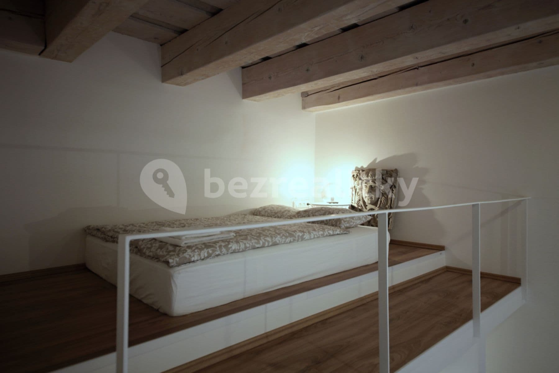 Pronájem bytu 1+kk 38 m², Prvního pluku, Praha, Praha Pronájem bytu 1+kk 38 m², Prvního pluku, Praha, Praha