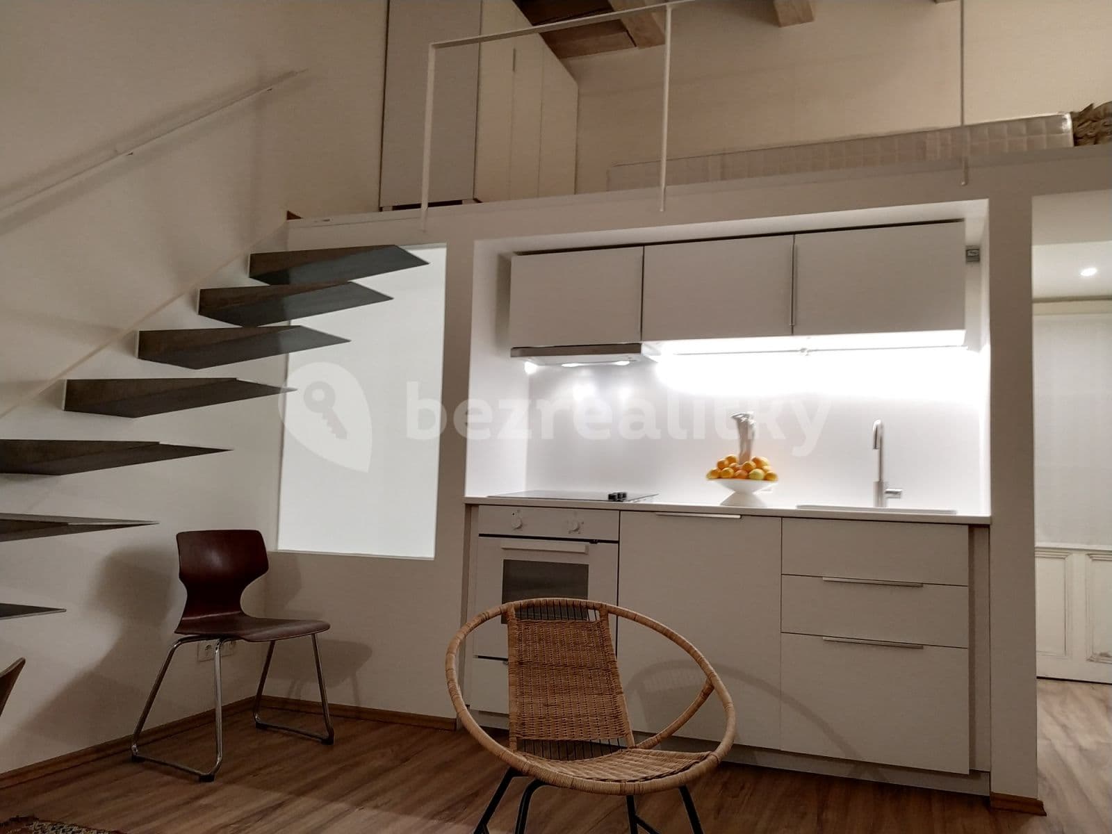 Pronájem bytu 1+kk 38 m², Prvního pluku, Praha, Praha Pronájem bytu 1+kk 38 m², Prvního pluku, Praha, Praha