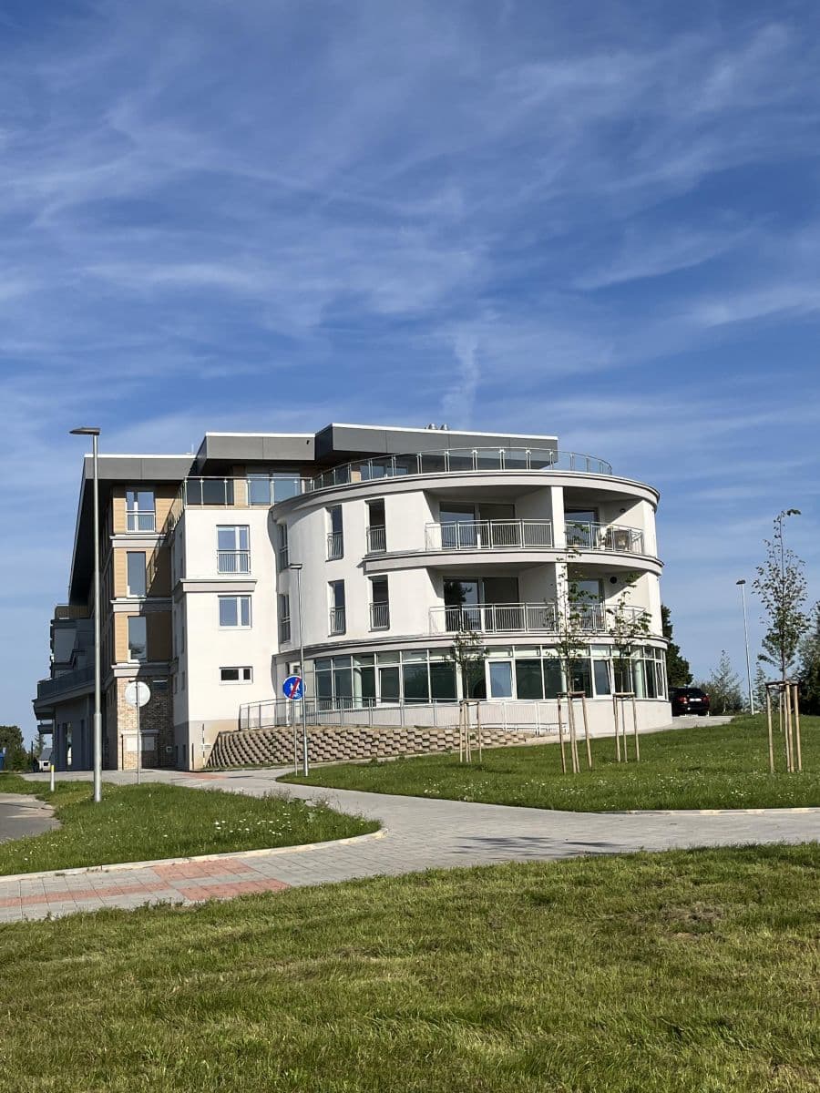 Pronájem bytu 2+kk 71 m², U Sportovní školy, Pardubice, Pardubický kraj Pronájem bytu 2+kk 71 m², U Sportovní školy, Pardubice, Pardubický kraj