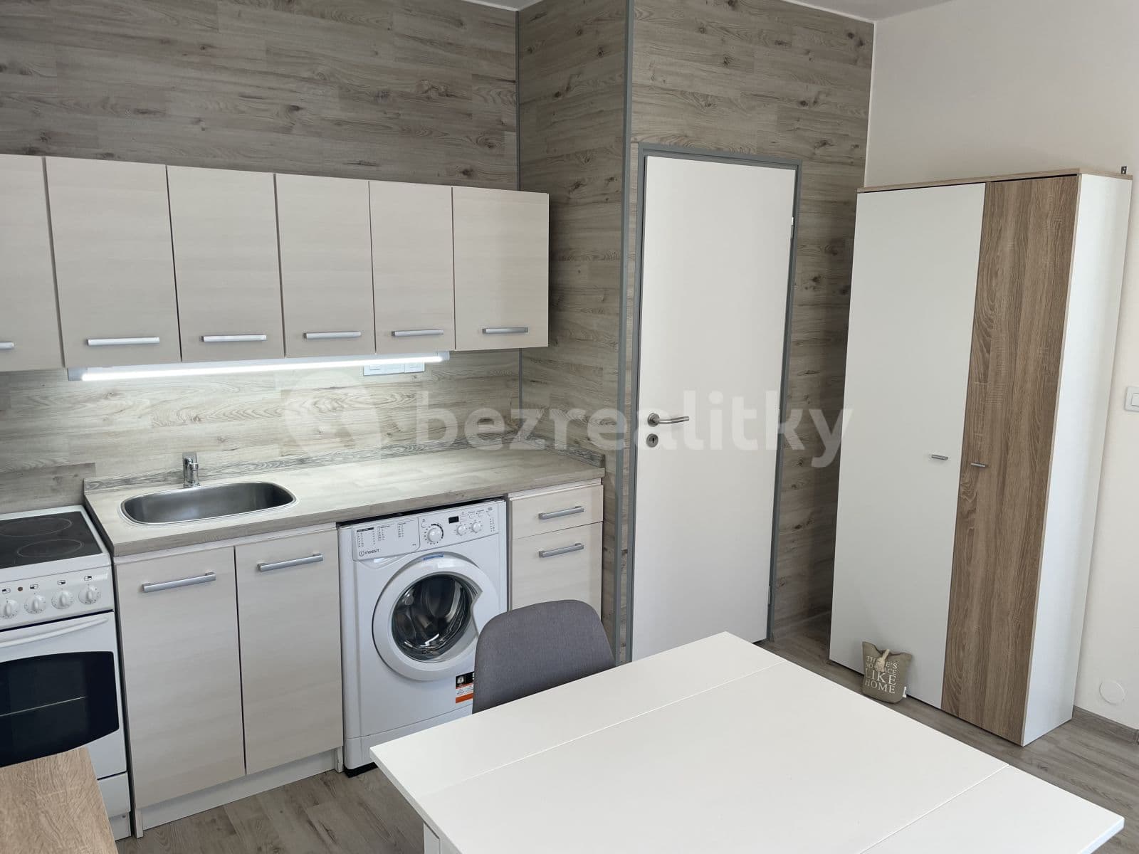 Pronájem bytu 1+1 38 m², Tuchomyšlská, Chlumec, Ústecký kraj Pronájem bytu 1+1 38 m², Tuchomyšlská, Chlumec, Ústecký kraj