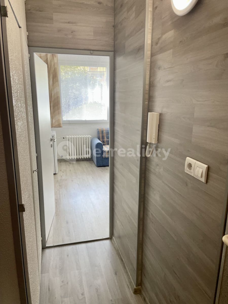 Pronájem bytu 1+1 38 m², Tuchomyšlská, Chlumec, Ústecký kraj Pronájem bytu 1+1 38 m², Tuchomyšlská, Chlumec, Ústecký kraj