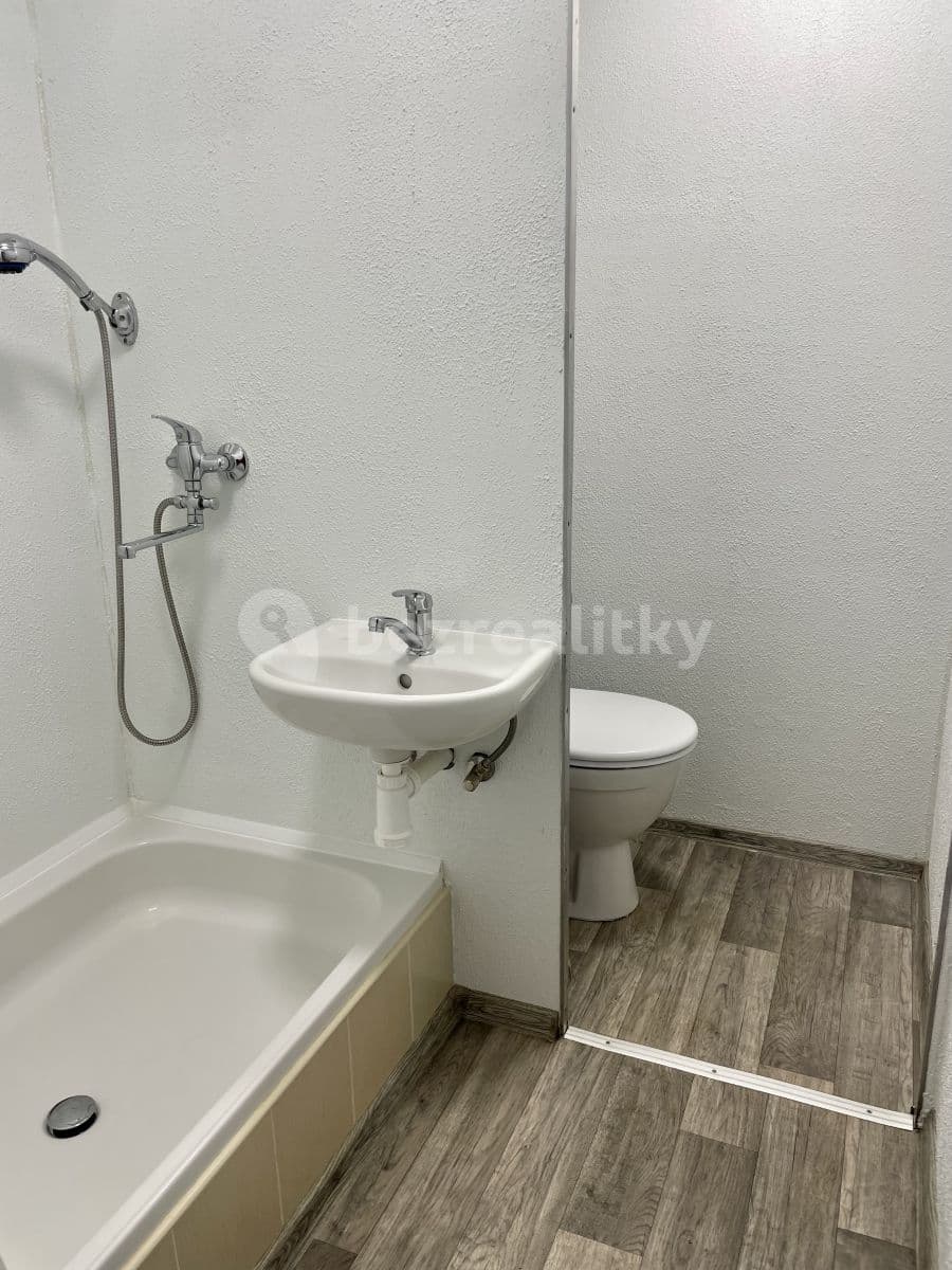 Pronájem bytu 1+1 38 m², Tuchomyšlská, Chlumec, Ústecký kraj Pronájem bytu 1+1 38 m², Tuchomyšlská, Chlumec, Ústecký kraj