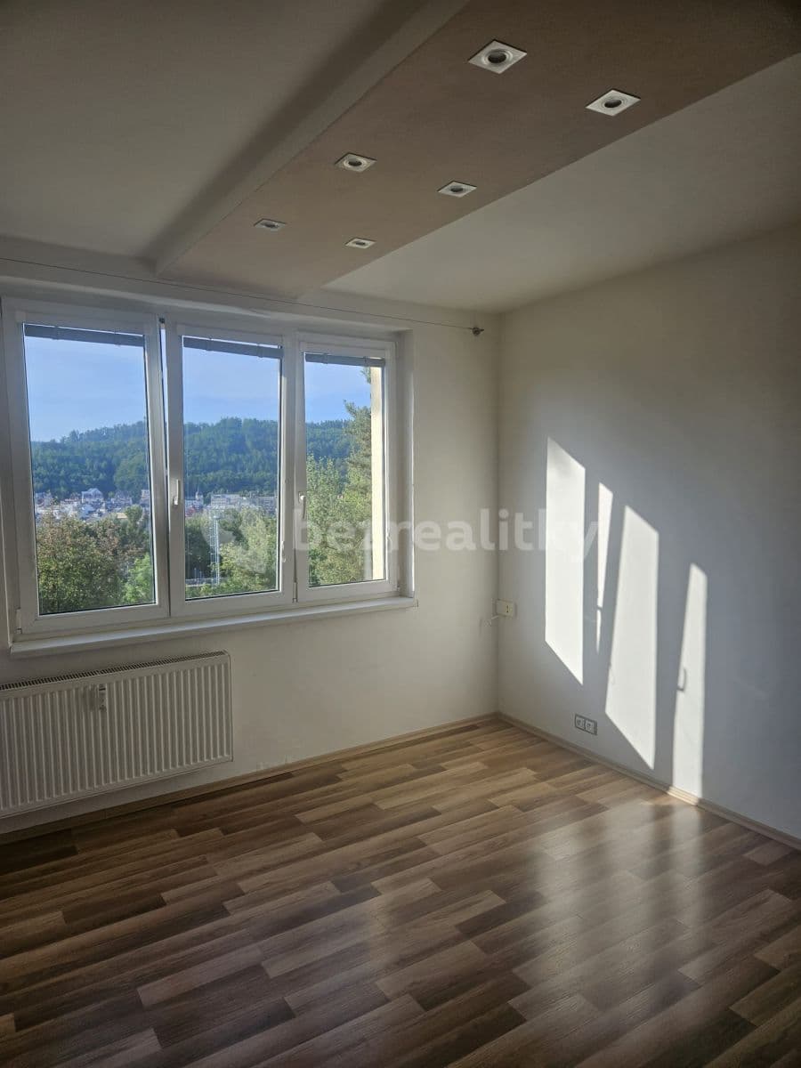 Pronájem bytu 1+kk 20 m², Buchenwaldská, Karlovy Vary, Karlovarský kraj
