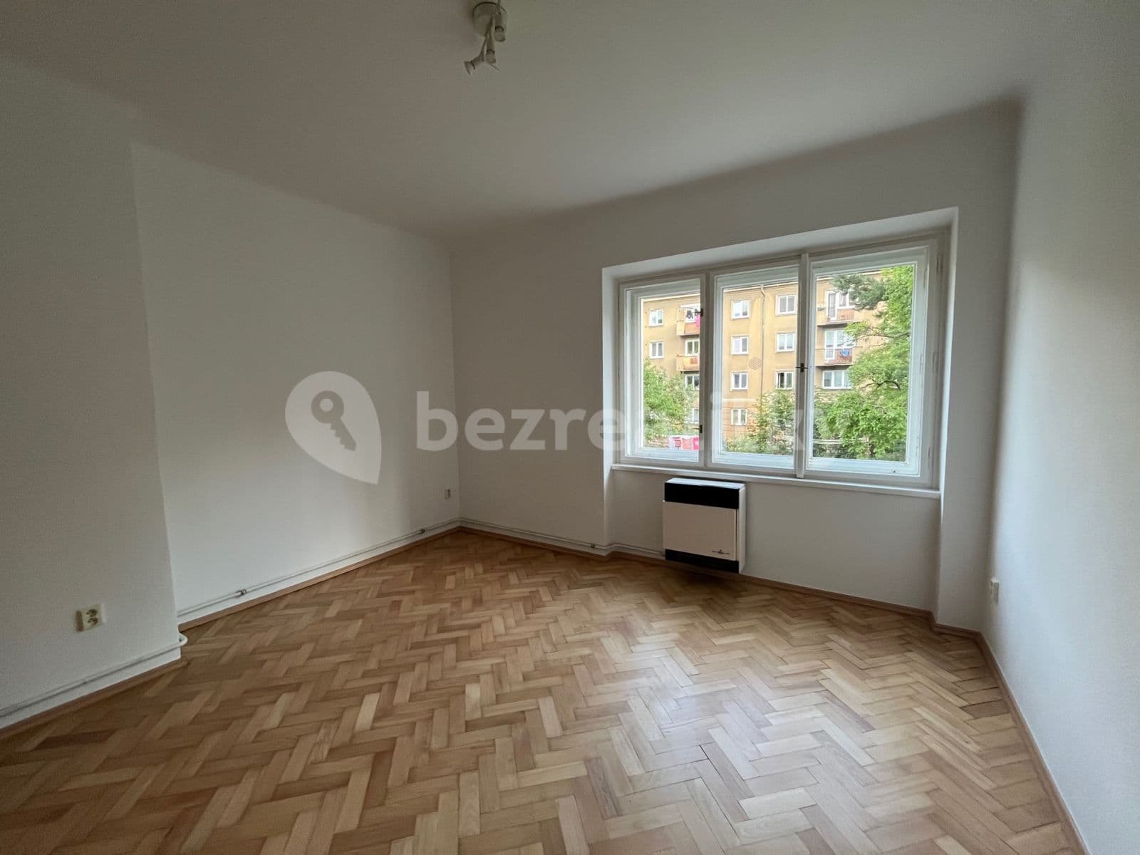 Pronájem bytu 1+1 40 m², Kladenská, Praha, Praha Pronájem bytu 1+1 40 m², Kladenská, Praha, Praha