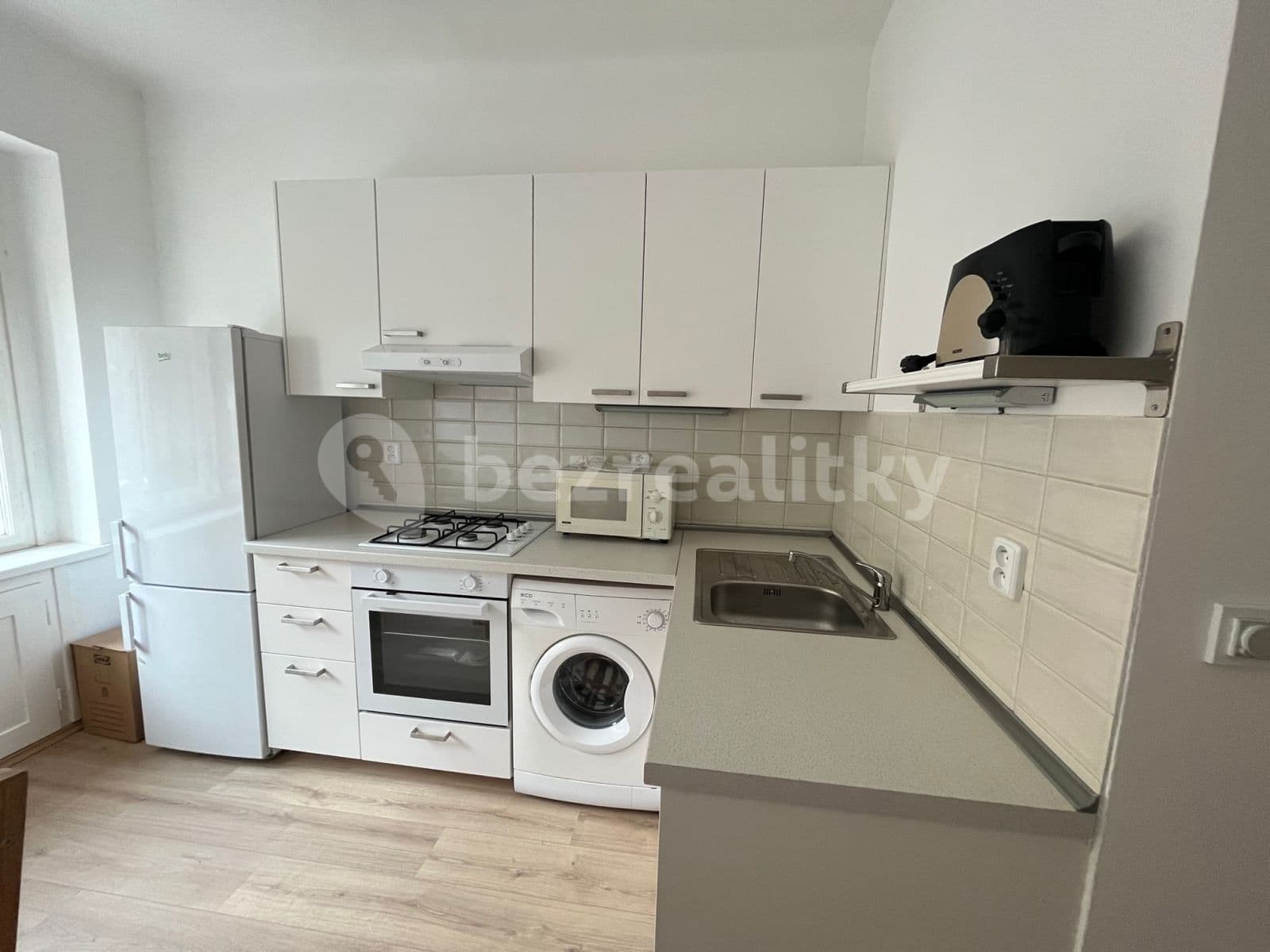 Pronájem bytu 1+1 40 m², Kladenská, Praha, Praha Pronájem bytu 1+1 40 m², Kladenská, Praha, Praha