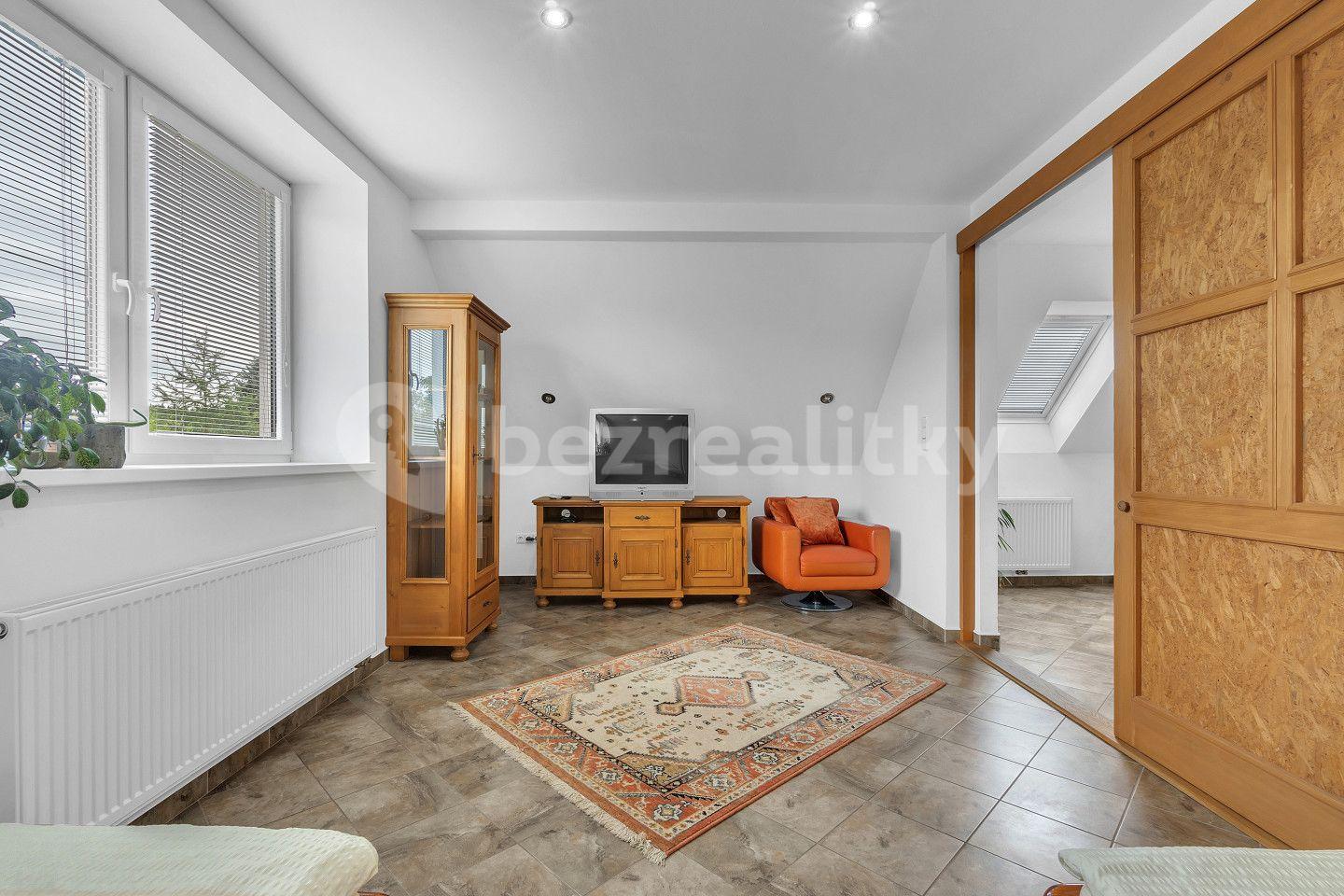 Prodej nebytového prostoru 2.356 m², Nová Paka, Královéhradecký kraj