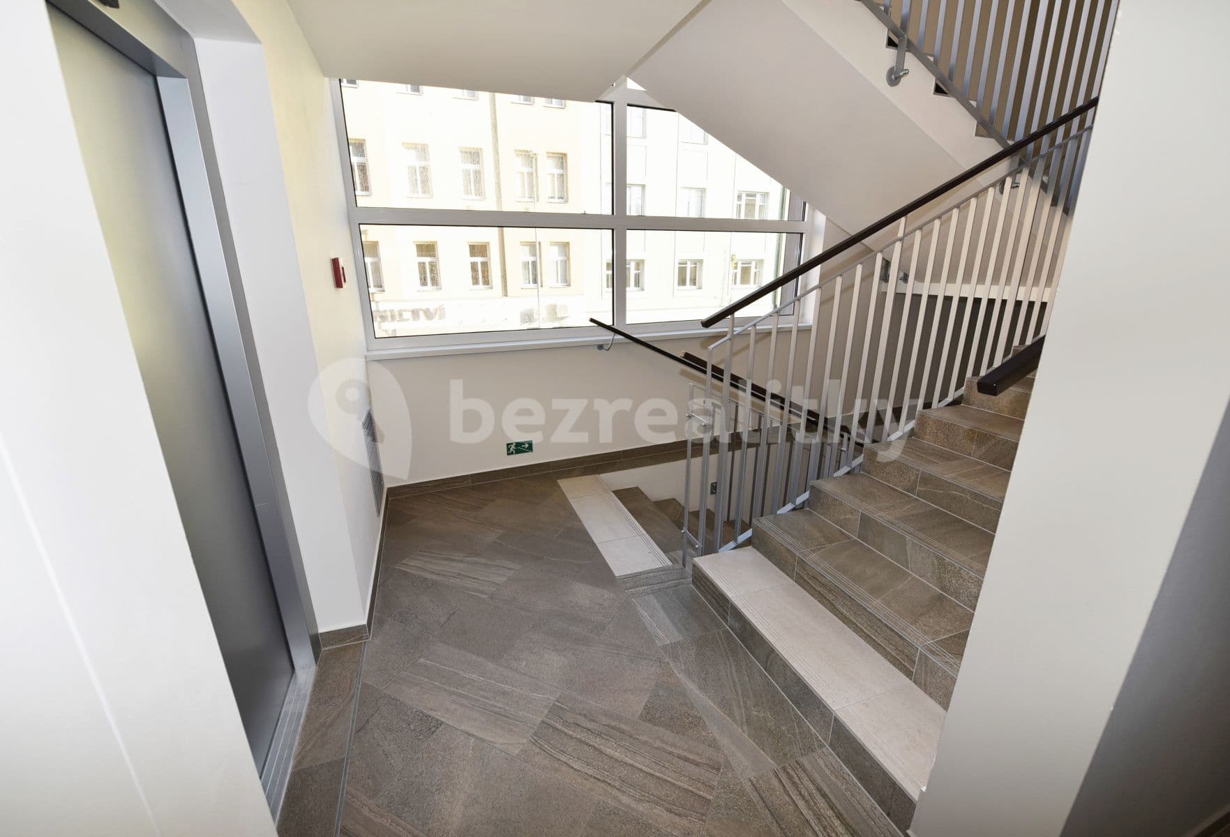 Pronájem bytu 2+kk 59 m², Petrohradská, Praha, Praha Pronájem bytu 2+kk 59 m², Petrohradská, Praha, Praha