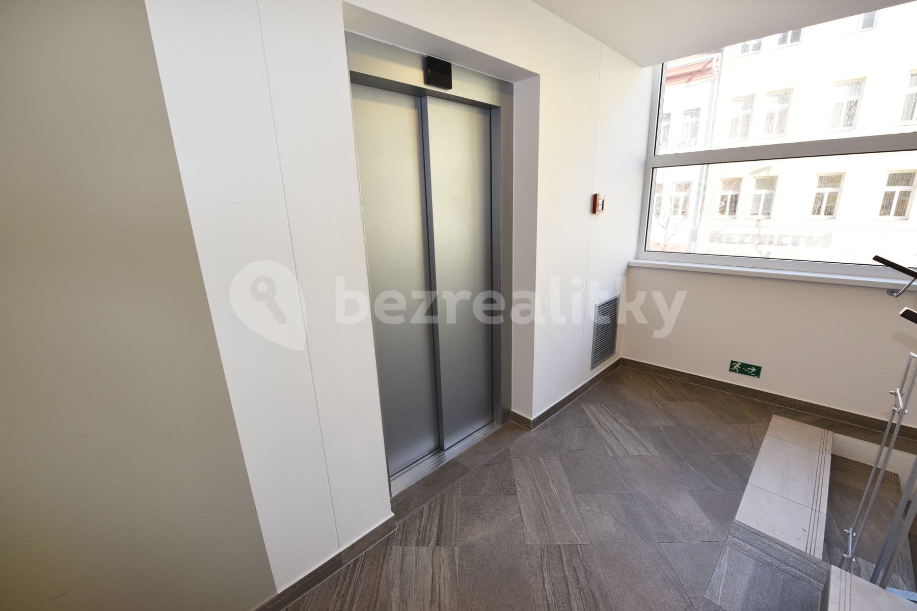 Pronájem bytu 2+kk 59 m², Petrohradská, Praha, Praha Pronájem bytu 2+kk 59 m², Petrohradská, Praha, Praha