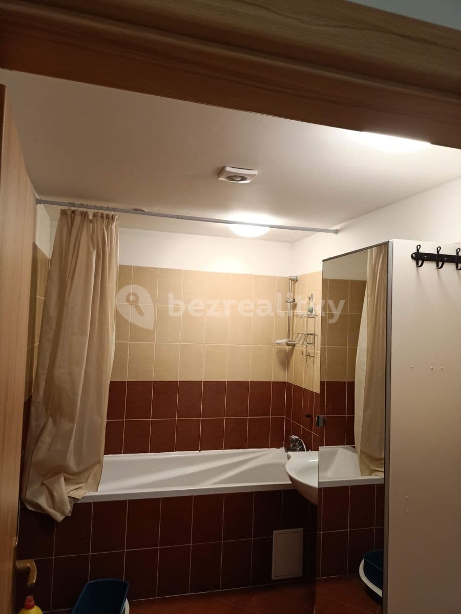 Pronájem bytu 2+kk 55 m², Velvarská, Horoměřice, Středočeský kraj Pronájem bytu 2+kk 55 m², Velvarská, Horoměřice, Středočeský kraj