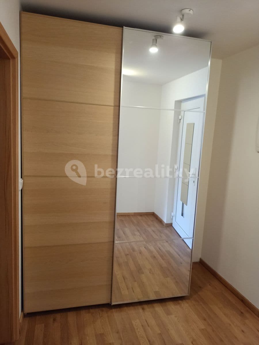 Pronájem bytu 2+kk 55 m², Velvarská, Horoměřice, Středočeský kraj Pronájem bytu 2+kk 55 m², Velvarská, Horoměřice, Středočeský kraj