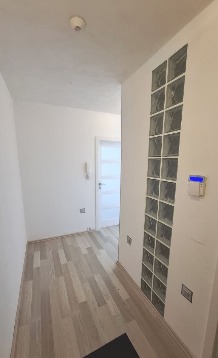 Pronájem bytu 2+kk 44 m², Havlíčkova, Čerčany, Středočeský kraj Pronájem bytu 2+kk 44 m², Havlíčkova, Čerčany, Středočeský kraj