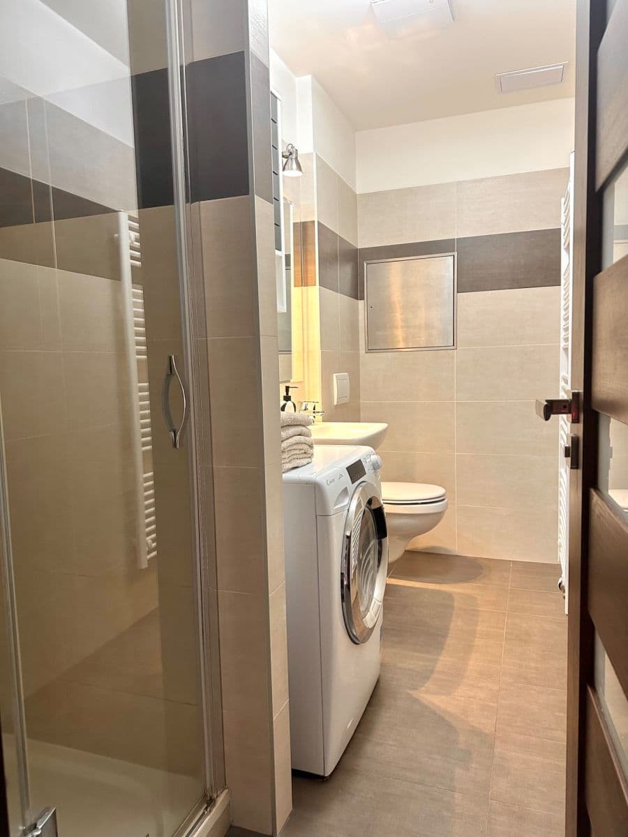 Pronájem bytu 2+kk 47 m², Drahobejlova, Praha, Praha Pronájem bytu 2+kk 47 m², Drahobejlova, Praha, Praha