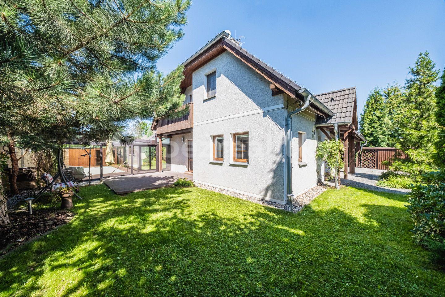 Prodej domu 206 m², pozemek 687 m², Muškátová, Květnice, Středočeský kraj
