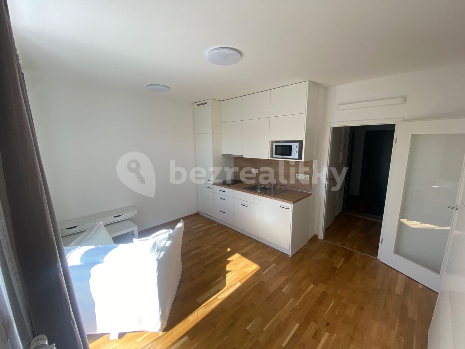 Pronájem bytu 1+kk 28 m², Na Farkáně Ⅰ, Praha, Praha Pronájem bytu 1+kk 28 m², Na Farkáně Ⅰ, Praha, Praha