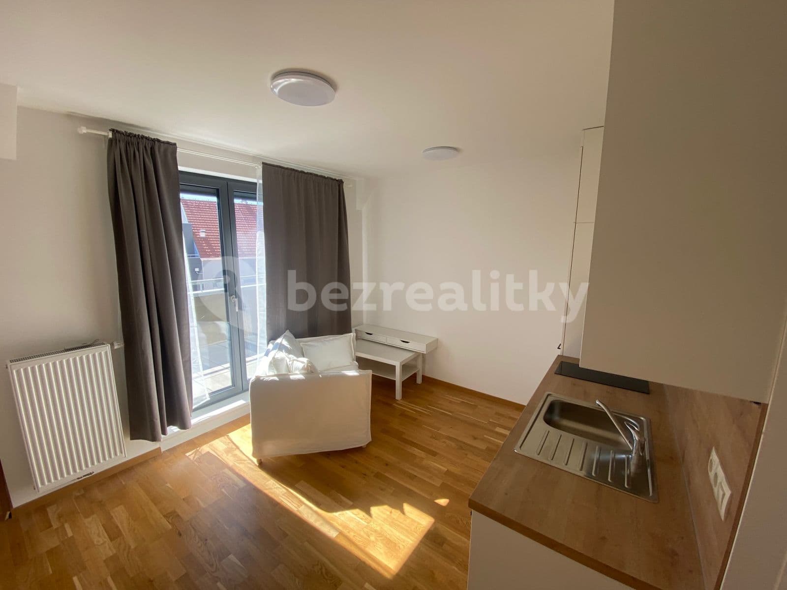 Pronájem bytu 1+kk 28 m², Na Farkáně Ⅰ, Praha, Praha Pronájem bytu 1+kk 28 m², Na Farkáně Ⅰ, Praha, Praha