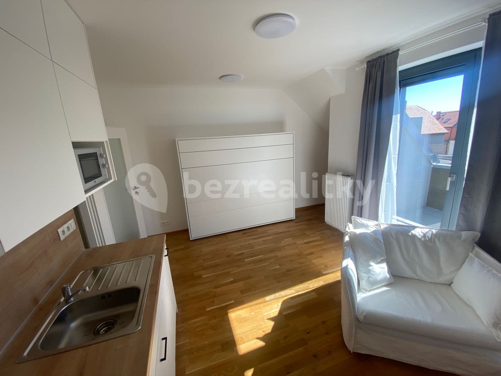 Pronájem bytu 1+kk 28 m², Na Farkáně Ⅰ, Praha, Praha Pronájem bytu 1+kk 28 m², Na Farkáně Ⅰ, Praha, Praha