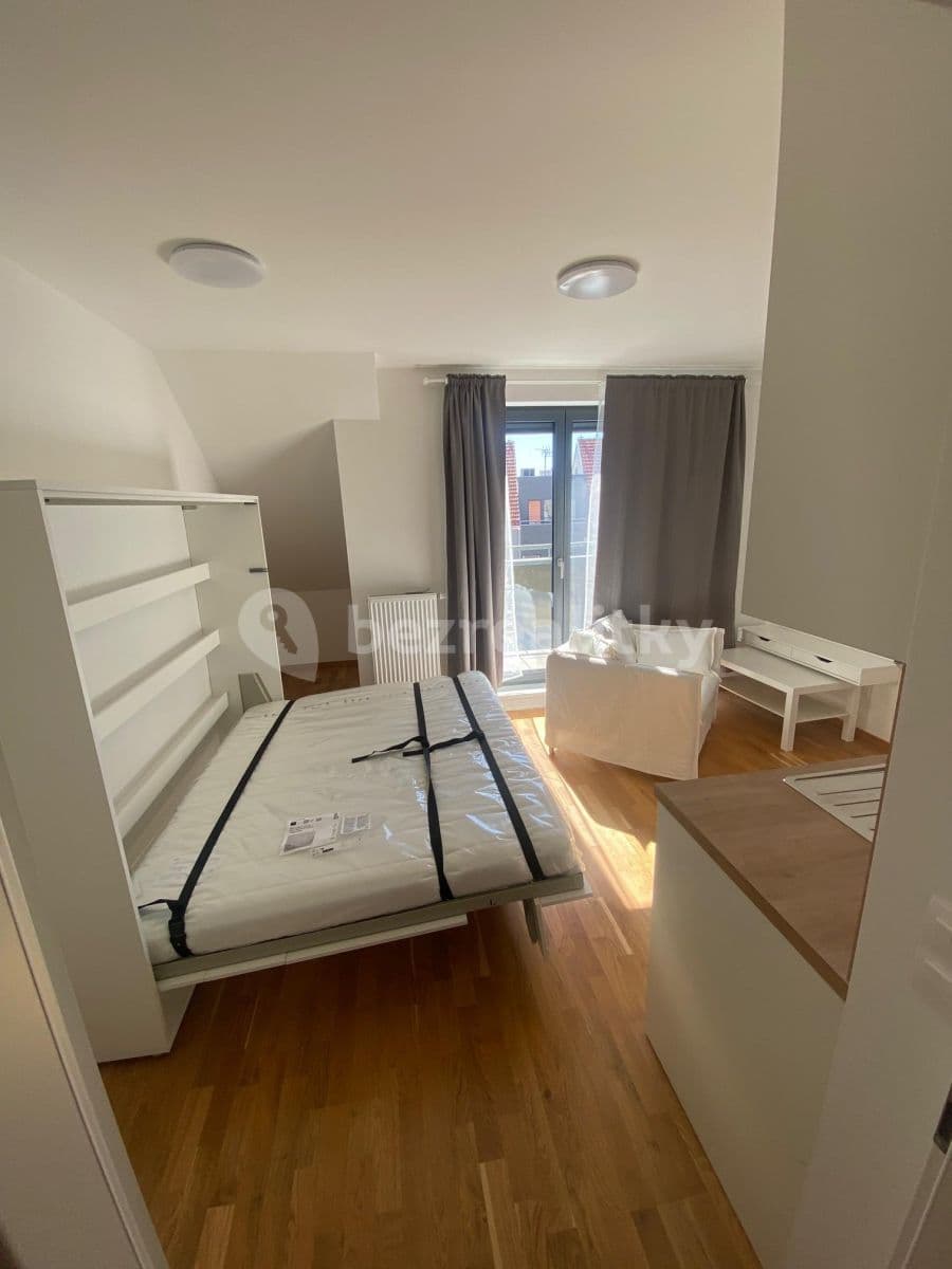 Pronájem bytu 1+kk 28 m², Na Farkáně Ⅰ, Praha, Praha Pronájem bytu 1+kk 28 m², Na Farkáně Ⅰ, Praha, Praha